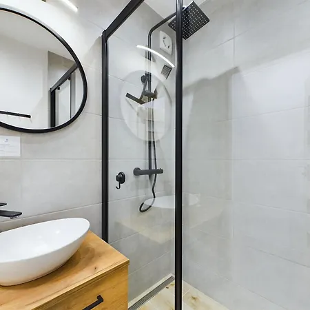 Przytulny Z Parkingiem Blisko Morza W Gdyni By Renters グディニャ