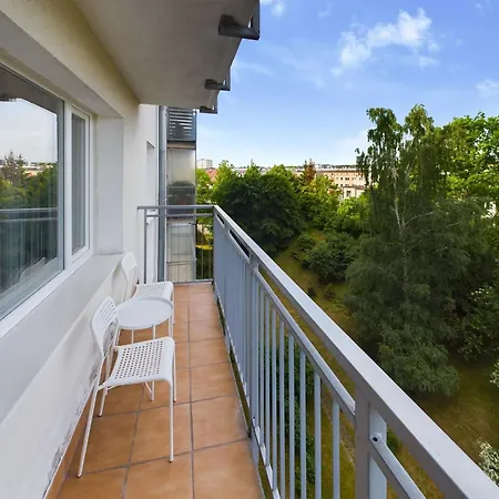 Przytulny Z Parkingiem Blisko Morza W Gdyni By Renters アパート グディニャ